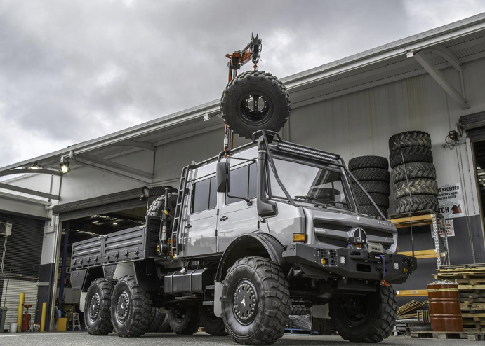 Unidan 6x6 Doka with a crane